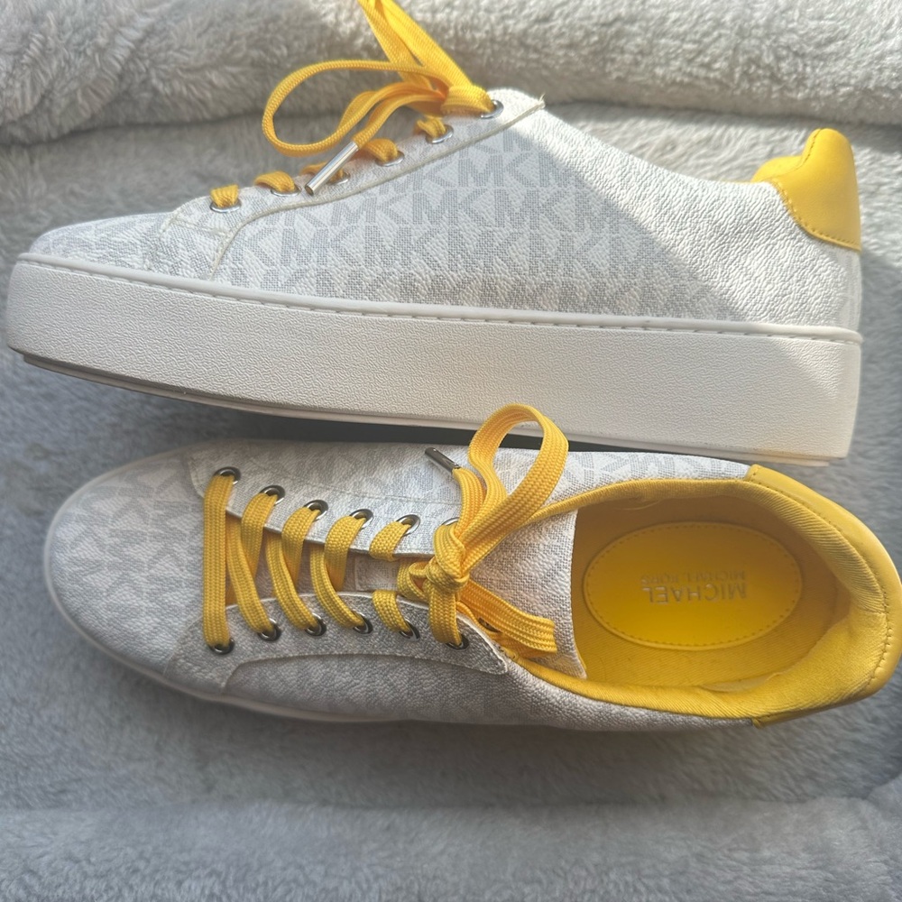 Michael Kors women’s shoes. Will accept offers!